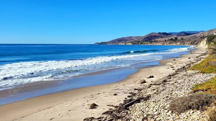 las tranquilas aguas de Santa Bárbara en California