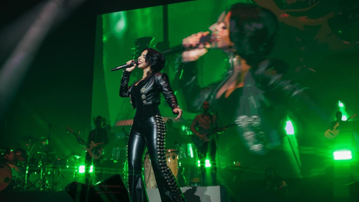 angela-aguilar-esta-comprando-comentarios-positivos-redes-esto-cuesta-hacerlo-pbg-notas-mt