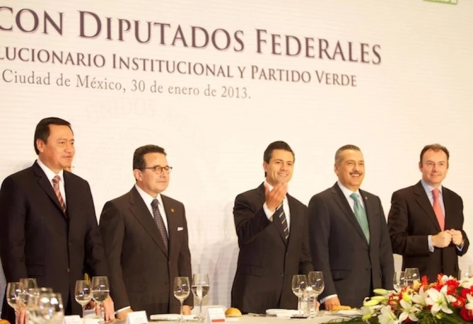 Reunión presidencial con diputados del PRI