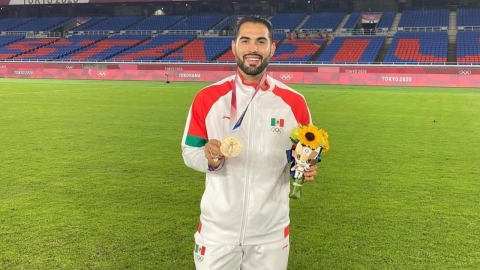 Medalla olímpica club Segunda División Joaquín Esquivel