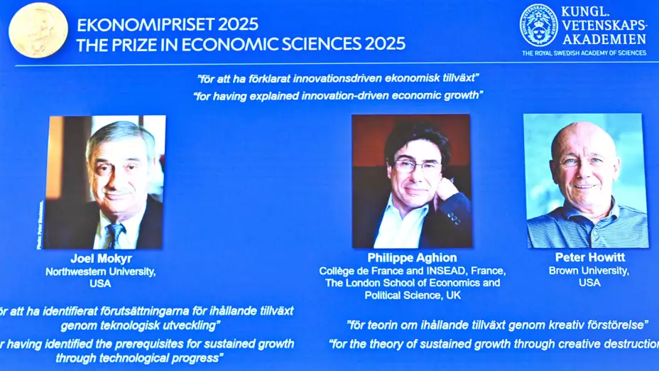 Los investigadores, Joel Mokyr, Philippe Aghion y Peter Howitt, premios Nobel de Economía 2025.