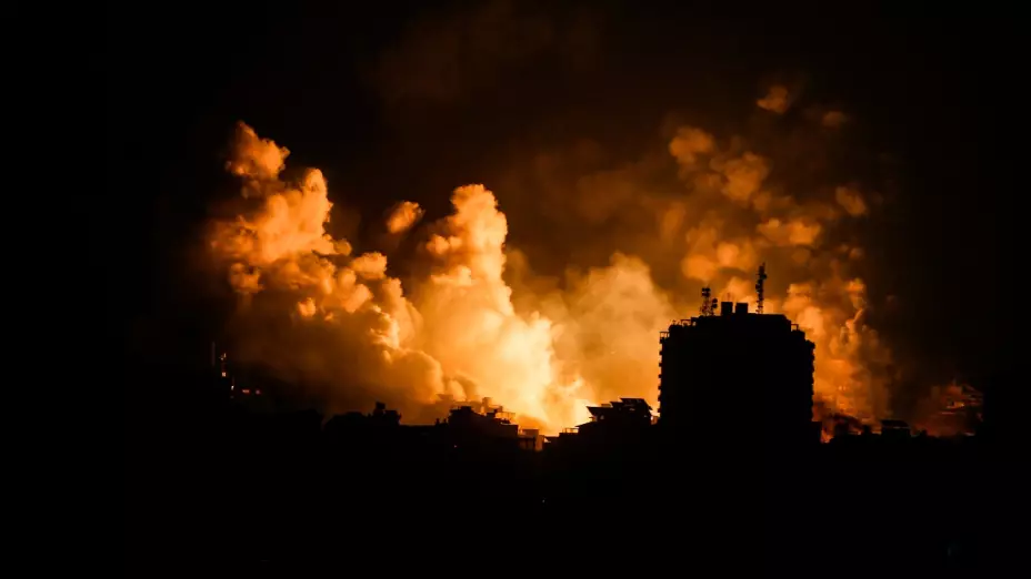 Sacerdote viaja a Roma a entrenamiento de exorcismo y queda atrapado en Israel