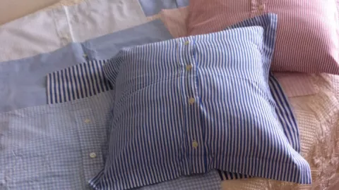 4 ideas para reciclar ropa vieja que ya no uses y convertirla en diferentes manualidades sin usar m&aacute;quina de coser