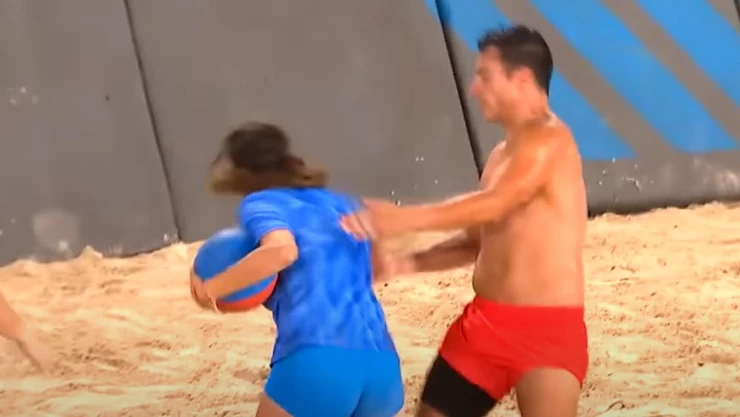 Exatlón: Yahel causa polémica tras empujones con atleta azul. (VIDEO)