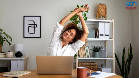 Estiramientos en la oficina