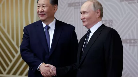 Xi Jinping llama a sus tropas a preparase, el mandatario se reunió con Putin
