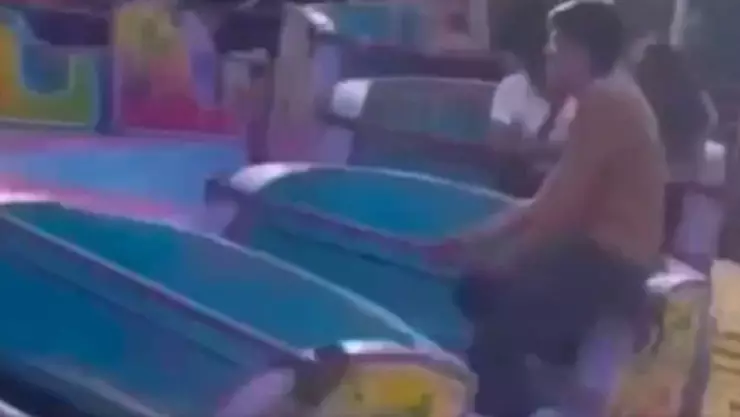 VIDEO_ Joven sale volando de juego mecánico y pierde la vida, no siguió las medidas de seguridad