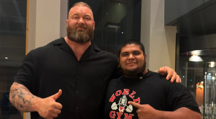 Mexicano rompe récord de actor de Game of Thrones al levantar más de 500 kilos; se lo dedica a su perrito