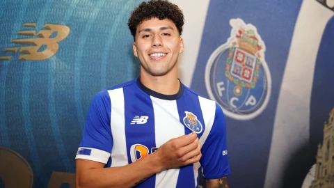 Jorge Sánchez aterriza en Portugal para vestirla playera del Porto