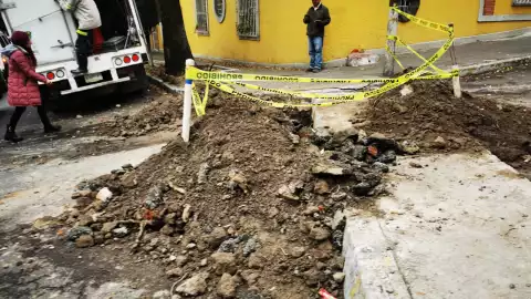 Microsismos en CDMX: Desalojan 8 edificios de Mixcoac por daños estructurales y calles dañadas