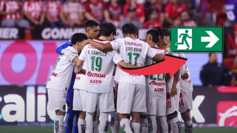 Chivas dejaría ir a dos jugadores importantes en pleno Apertura 2025