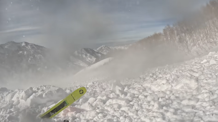 Esquiador queda atrapado en una avalancha