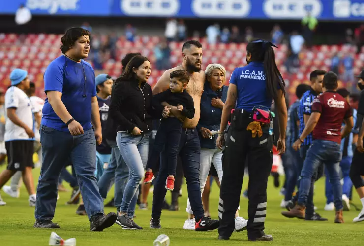 Pelea Gallos Blancos Atlas jornada 9 Liga MX