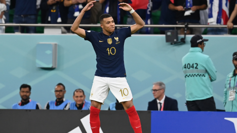 Kylian Mbapp&eacute; celebra con la Selecci&oacute;n de Francia
