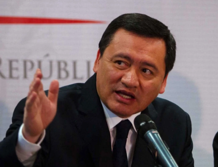 El gobernador de Tabasco, Arturo Núñez vino al DF para entablar conversación con el secretario de Gobierno Miguel Ángel Osorio Chong