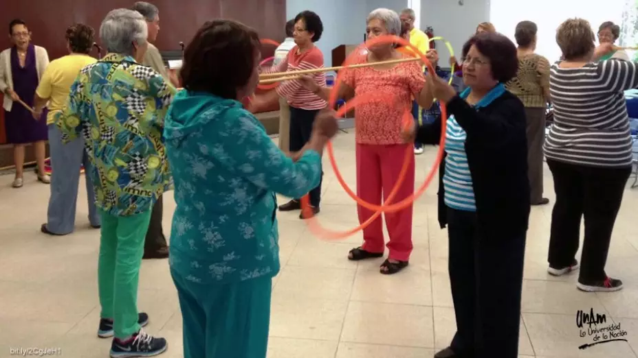 Mente activa, ejercicio y buena alimentación, para llegar a los 80 años con un cerebro y cuerpo sanos