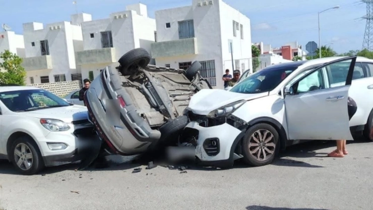 Reportan FUERTE CHOQUE en Paseos de Mérida; así luce el lugar del accidente