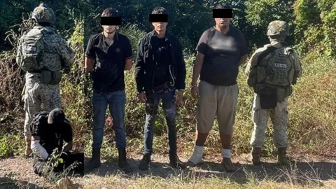 Cinco detenidos tras enfrentamiento en Rosario, Sinaloa. .jpg