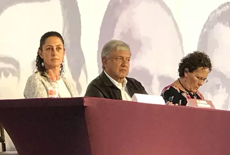 Presidente electo AMLO acude a Congreso Nacional de Morena