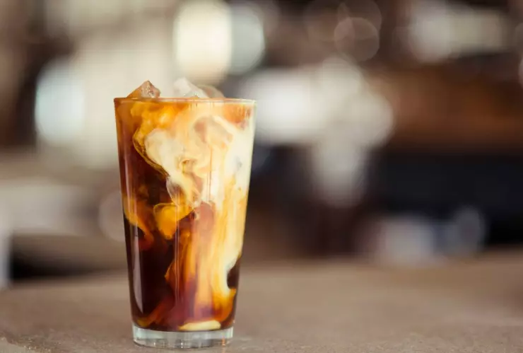 ¿Adicto al café helado? Expertos revelan por qué no puedes tener suficiente