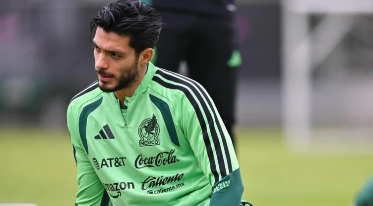 Raúl Jiménez, delantero de México