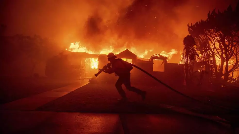 ¿Qué famosos han sido evacuados de sus casas en Hollywood por el incendio de Los Ángeles_.jpg