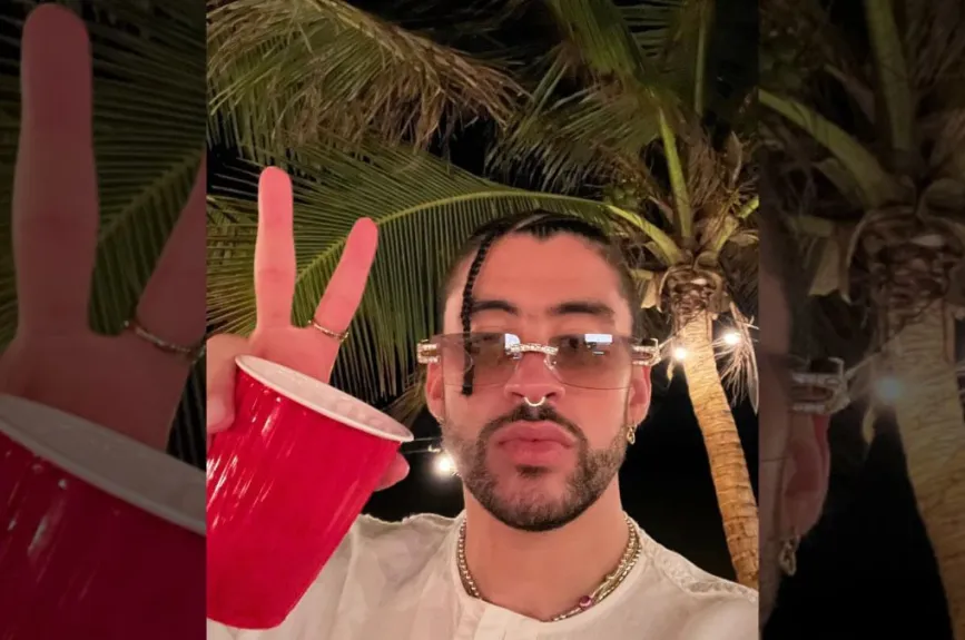 Bad Bunny saludando.jpg