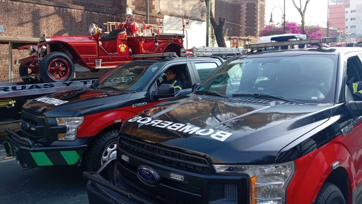 Desfile de bomberos de la Ciudad de México