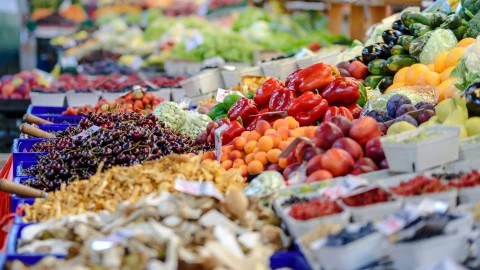 Alimentos y productos que subieron de precio durante la primera quincena de enero de 2025 fueron los plátanos, cigarrillos, servicios de electricidad, derechos por el suministro de agua y pollo.