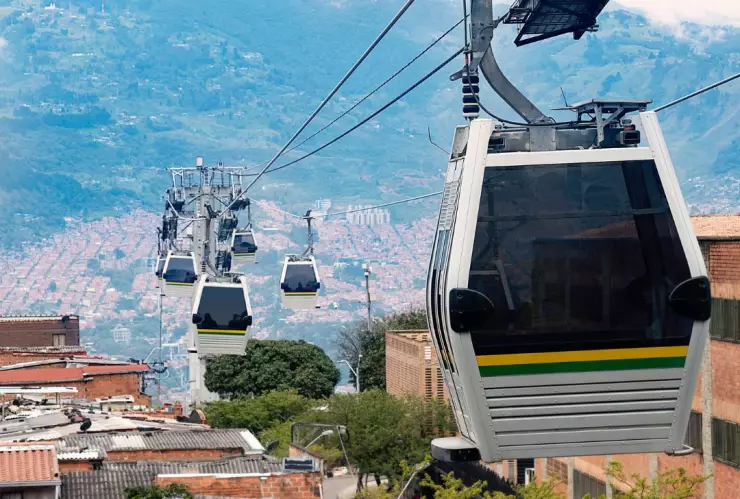 pareja es captado teniendo sexo cablebús Ecuador