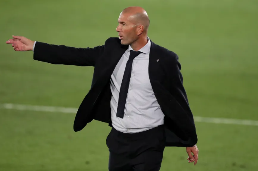 Real Madrid derrotó 2-0 al Mallorca y retomó el liderato.