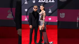 Cazzu y Nodal alfombra.jpg