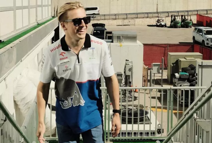 Reemplazan a Checo Pérez con Liam Lawson