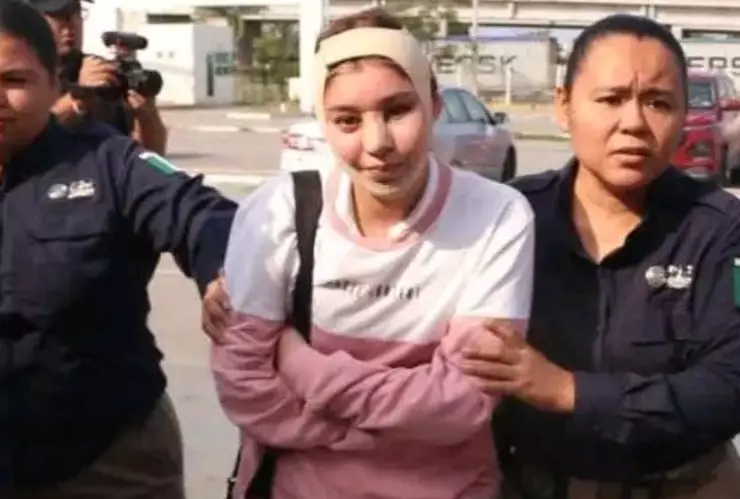 Melanie arrestada por “robo” en Centro Comercial