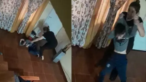 Madre golpea a su hijo y lo tira de las escaleras.jpg