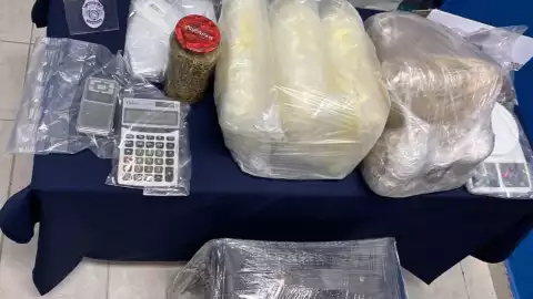 Detienen a hombre por presunta posesión de drogas en Solidaridad