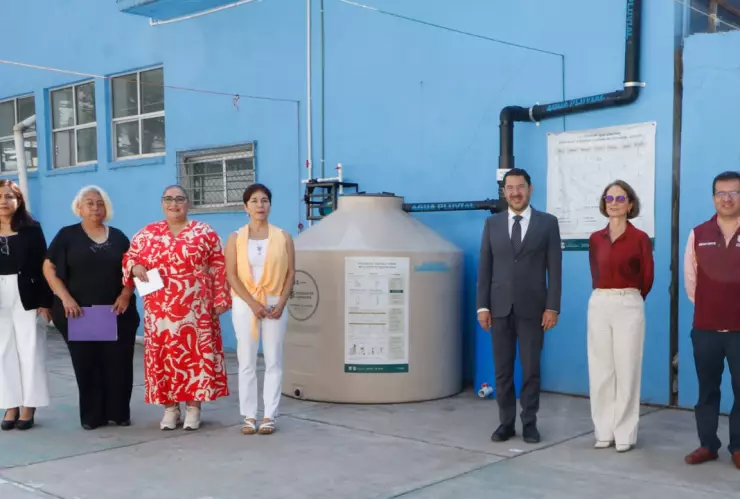 Sistema de captación de agua en escuelas de CDMX lleva avance del 99%, asegura Martí Batres