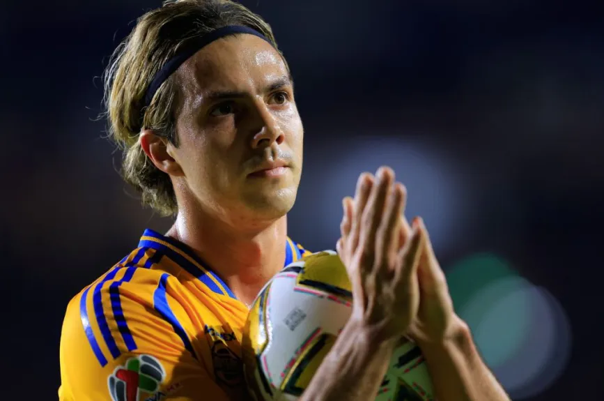 Sebastián Córdova y los jugadores más guapos de Tigres