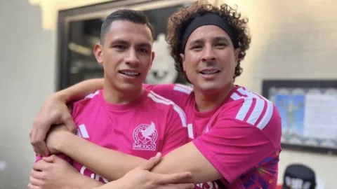 Ochoa abrazado a Malagón