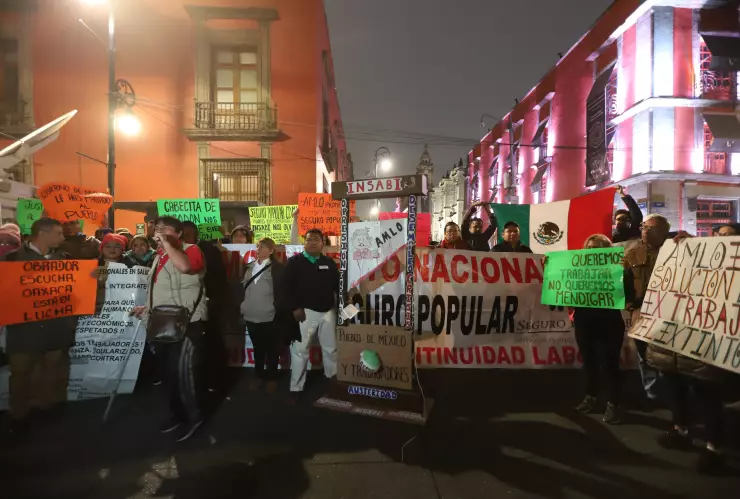 Manifestaciones frente a Palacio Nacional
