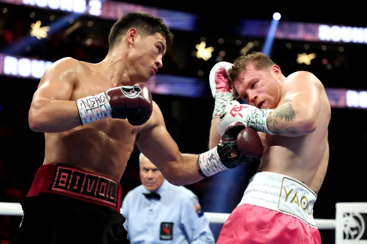 Canelo Alvarez v Dmitry Bivol round 4 EN VIVO