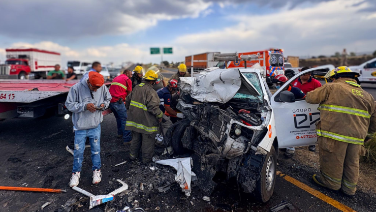 Camionetas chocan en Irapuato.png