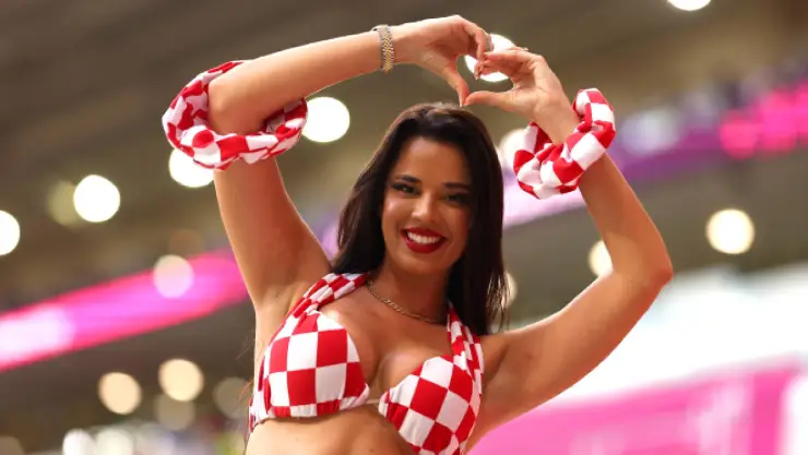 Ivana Knoll en el mundial de Qatar 2022