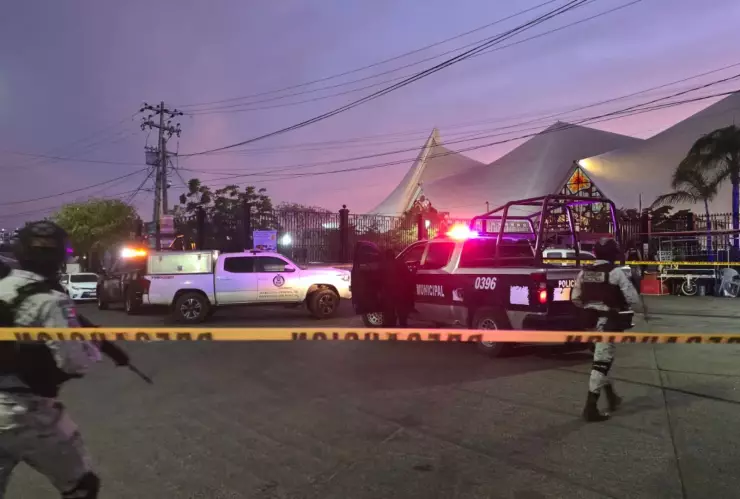 Hallan carro con cuerpos sin vida en La Lomita, Culiacán