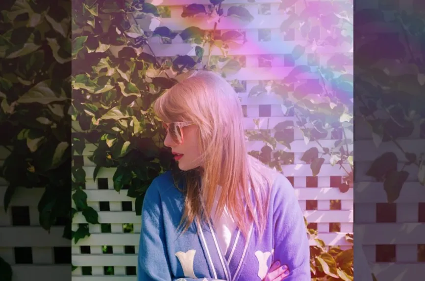 Taylor de perfil.jpg