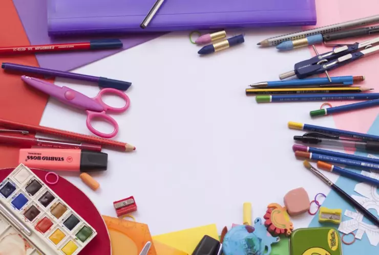 ÚTILES ESCOLARES