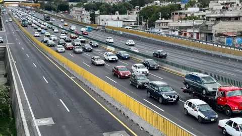 Prohíben venta y circulación de autos con gasolina en CDMX