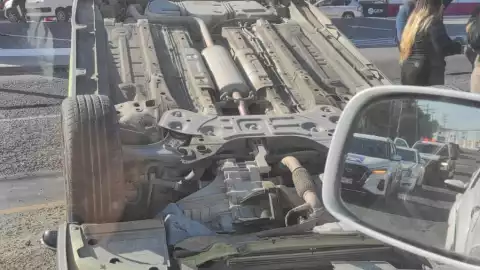 ¡Precaución! Aparatosa volcadura en la ruta Mariano 