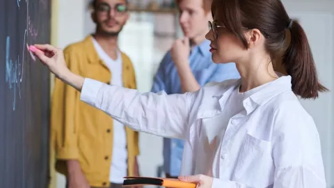 TikTok, Golpea a un maestro, reto a.jpg