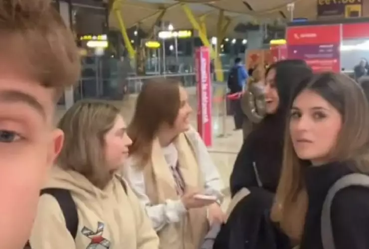 VIDEO_ Exnovios viajan juntos a Roma porque su boleto no es reembolsable